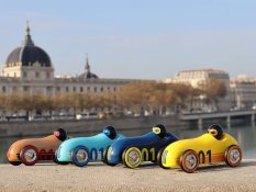 Vilac Drevené auto Old Sport Compet žlté