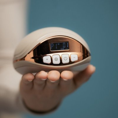 CANPOL BABIES Elektrisk bröstpump Hands-Free för amningsinlägg