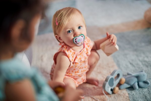 Philips AVENT Ultra Luftschnuller Image 0-6m Sonnenschein, 1St