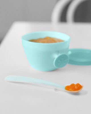 SKIP HOP Ess-Set mit Tasse, 5-teilig, Easy-Feed Mealtime Set, Blaugrün/Grau, ab 6 Monaten
