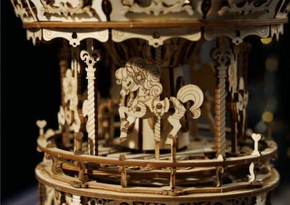 RoboTime Drewniane Puzzle 3D Pozytywka Romantyczna Karuzela