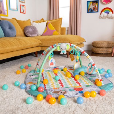 BRIGHT STARTS 5-in-1-Spieldecke nach Ihren Wünschen, Ballspiel ™ Totally Tropical ™ 0 m+
