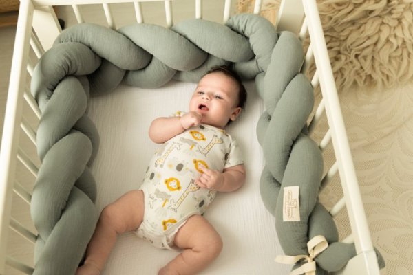 BABYMATEX Nestchen für Babybett Musselin geflochtenes Zopf - grün 200 cm