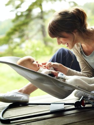 BABYBJÖRN Liege Balance Soft, silber/weißes Netz