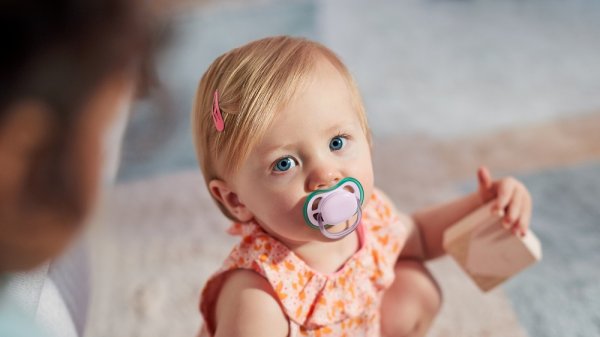 Philips AVENT Schnuller Ultra Air Neutral 0-6m Mädchen lila, 2 Stk