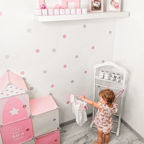Autocolant de perete pentru fete - Buline gri și roz