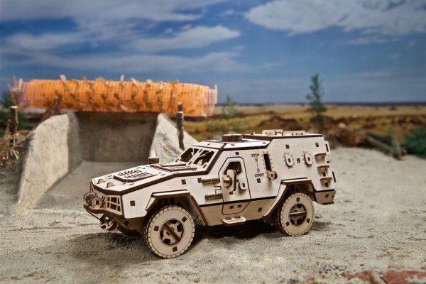 Ugears 3D drewniane mechaniczne puzzle Dozor-B Combat Vehicle