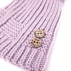 Čiapka pletená brmbolce gombíky Outlast ® - sv.fialová