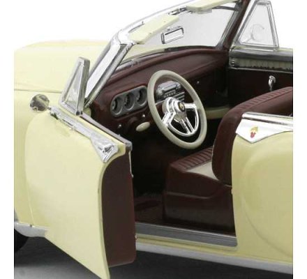 Welly Packard Carribbean (1953) 1:28 beżowy