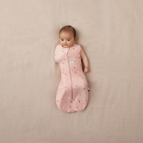 ERGOPOUCH Swaddle ja makuupussi 2in1 Cocoon Daisies 0-3 m, 3-6 kg, 0,2 tog