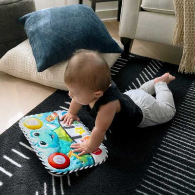 BABY EINSTEIN Multifunktionales 2-in-1 Klavier Neptune's Kick & Explore™ 0m+