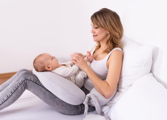 BABYMATEX Stillkissen Musselin Moon hellgrau 260 cm
