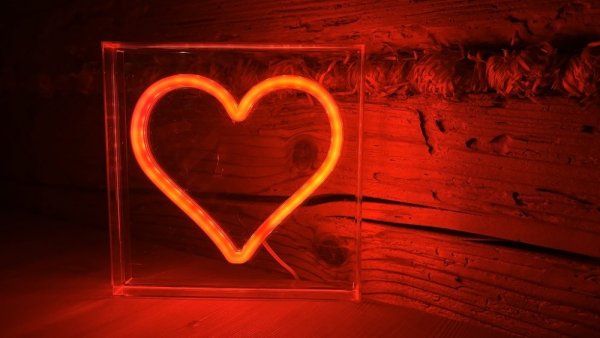 2Kids Toys LED NEON LIGHT svetilka Srce rdeča