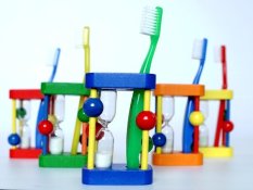 Hess Stalak za četkicu za zube s pješčanim satom 1 kom