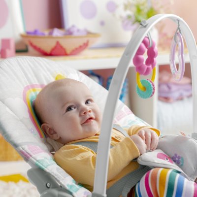 BRIGHT STARTS Baloiço Vibratório Rosy Rainbow™ 0m+ até 18 kg