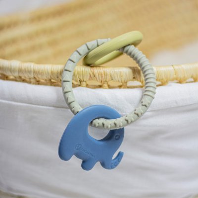 PETITE&MARS Kousátko silikonové Elefi Cute Blue 0m+
