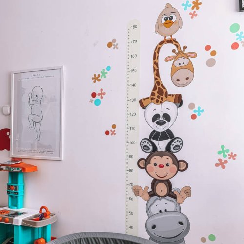 Стикер за стена - Детски метър с весели животни