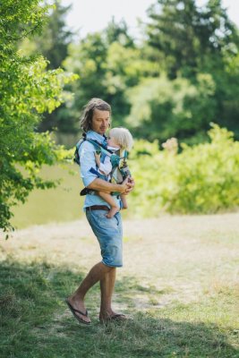Monkey Mum® Ergonomska rastoča nosilka Carrie - Čar geometrije
