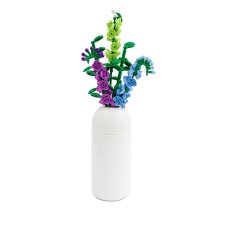 Sluban Flowers M38-B1101-18 Larkspur in a vase