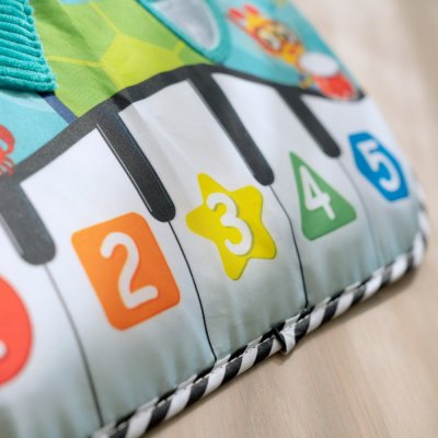 BABY EINSTEIN Multifunktionales 2-in-1 Klavier Neptune's Kick & Explore™ 0m+