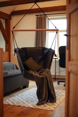 Viseči sprostitveni stolček bordo HOJDAVAK MAXIMUS OUT z blazino, Les Notranji, Vrv črna