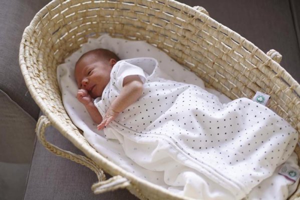 MOTHERHOOD Śpiworek muślinowy BIO Szare i Czarne Kropki 6-18 m 0,5 tog