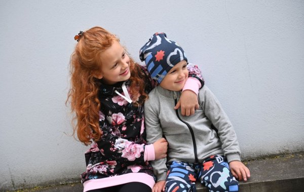 Mikinaste obleke - črno cvetje