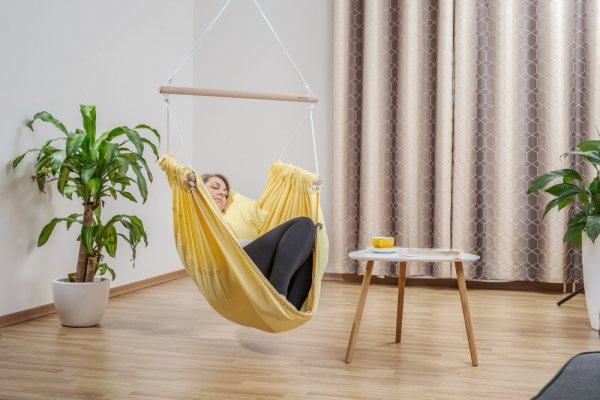 Viseča gugalna blazina gorčična HOJDAVAK MAXI s blazino, Črna vrv - notranja tkanina