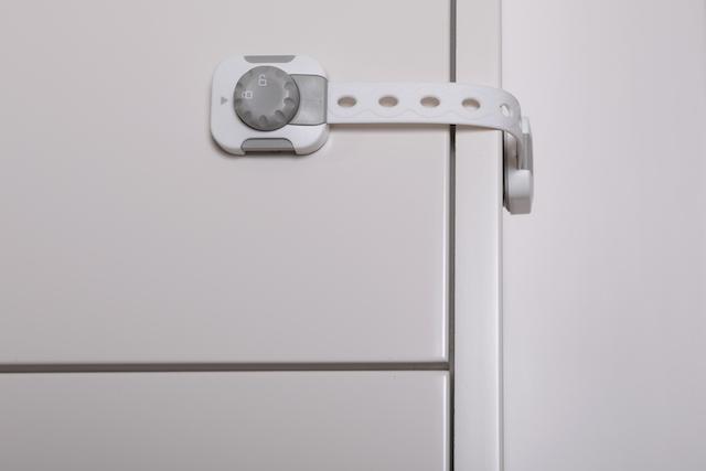 DREAMBABY Sicherheitskappe universal TWIST 'N LOCK 6 Stück grau/weiß
