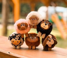 2Kids Toys Drevená figúrka XL pompon Prasa