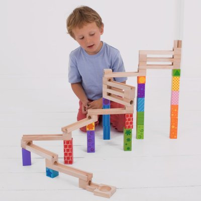 Bigjigs Toys Pista per biglie in legno colorata