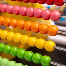 Bigjigs Baby Aktives Dreieck mit Englisch