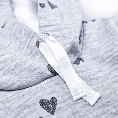 Obleka s kapuco - siva melanža srce bleščice