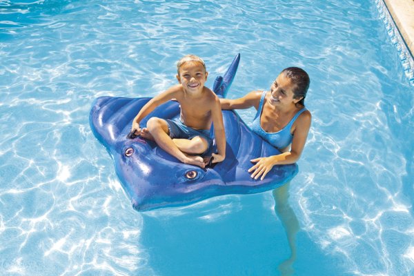Tumbona INTEX Stingray con asas hinchables 188x145 cm