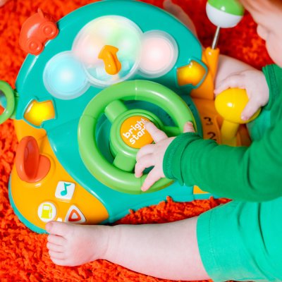 BRIGHT STARTS Musikalisches Licht- und Farb-Lenkrad Lights & Colors Driver™ 6m+