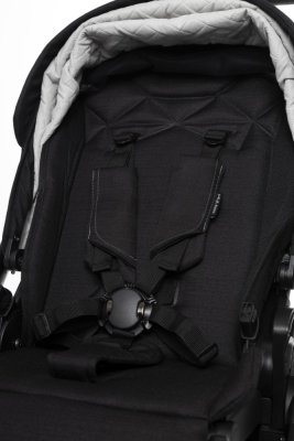 MUUVO SET Kinderwagen 4in1 Quick SE 2 Chromium black Set + CBX By CYBEX Aton B2 i-Size + Basis