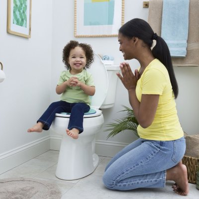 BRIGHT STARTS Toilettensitzverkleinerer zum Aufkleben Flip & Sit™ STITCH™ 18m+, bis 23kg