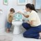 BRIGHT STARTS Toilettensitzverkleinerer zum Aufkleben Flip & Sit™ STITCH™ 18m+, bis 23kg