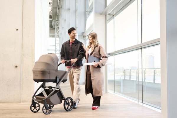 EASYWALKER Kombinirani voziček Zoey Pure Black