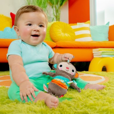 BRIGHT STARTS Spielzeug mit Melodie am C-Ring Pull, Play & Boogie™ Affe 0m+