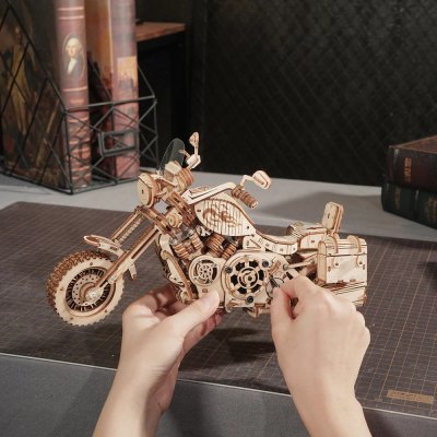 RoboTime 3D fa mechanikus modell motorkerékpár Cruiser