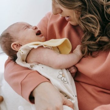 Płacz dziecka nie zawsze oznacza bolący brzuszek
