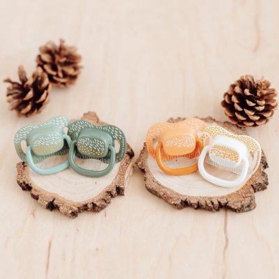 CANPOL BABIES Set aus symmetrischen Bergschnullern aus Silikon, 0–6 Monate, 2 Stück, grün