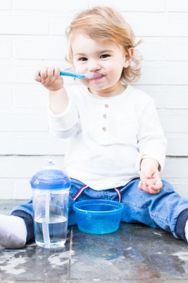 NUBY Silikonsked med fodral 3 m+, blå