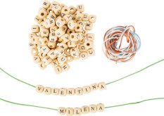 small foot Leseni navlečni obeski s črkami