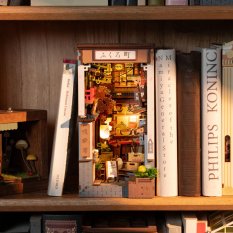 RoboTime Puzzle 3D Serre-livres Miniature Maison Ruelle Sakura avec Vin
