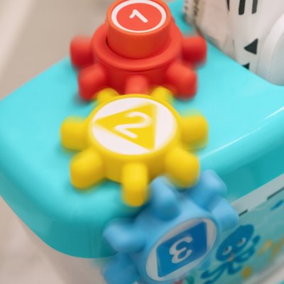 BABY EINSTEIN Kindertoilette mit Sound 2in1 Geared for Success™ 18m+