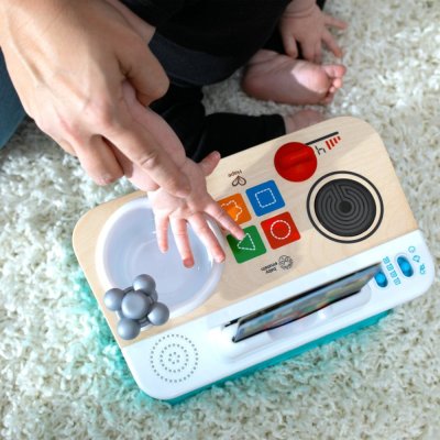 BABY EINSTEIN Jucărie muzicală Magic Touch Kitchen™ Pretend to Cook HAPE 9m+