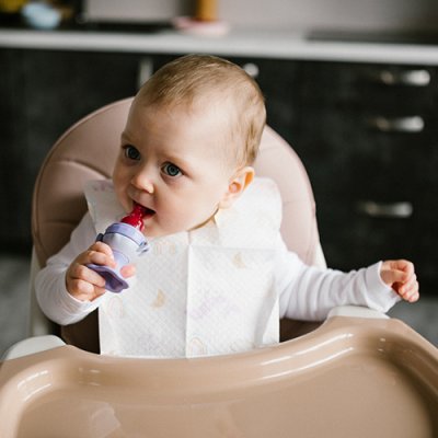 BABYONO Silikon-Schnuller zum Füttern von Flower Violet 6m+