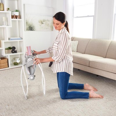 INGENUITY Schaukel mit Melodie Flora the Unicorn™ 0m+ bis 9 kg
